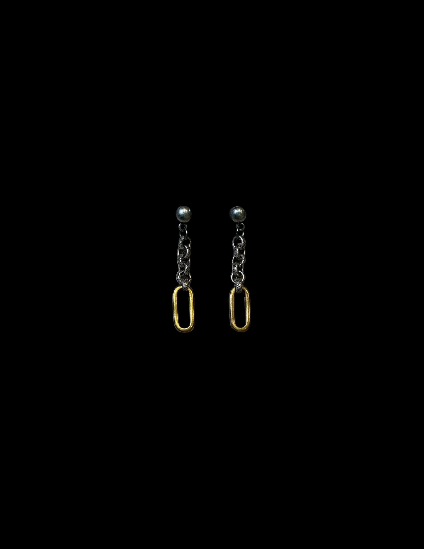 V2 Chain Mixed Earring